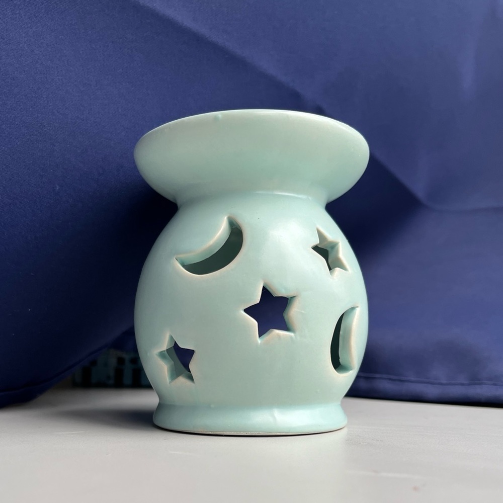 Baby blue wax melt holder with 1 pack of wax melts - Picture 6 of 7